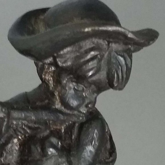 Bronze pied piper Figurine - 6 Inches - Picture 7 of 7